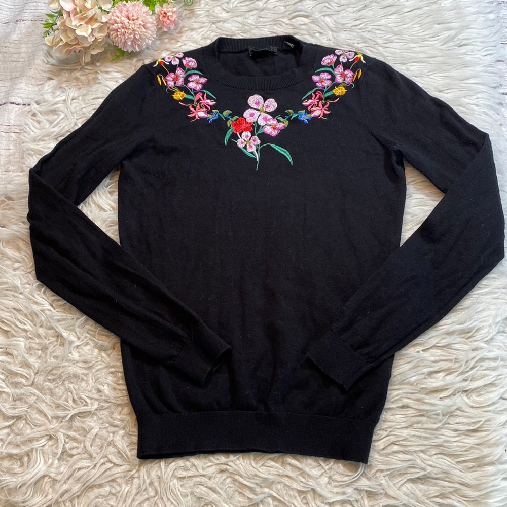 Ted Baker Floral Embroidered Neckline Black Cotton Sweater sz 1
